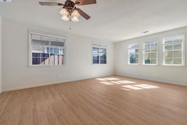 5675 Arcadia Cir, Discovery Bay CA: https://media.crmls.org/mediaz/bc9dc0cb-892e-4203-893d-169ff4c47c63.jpg