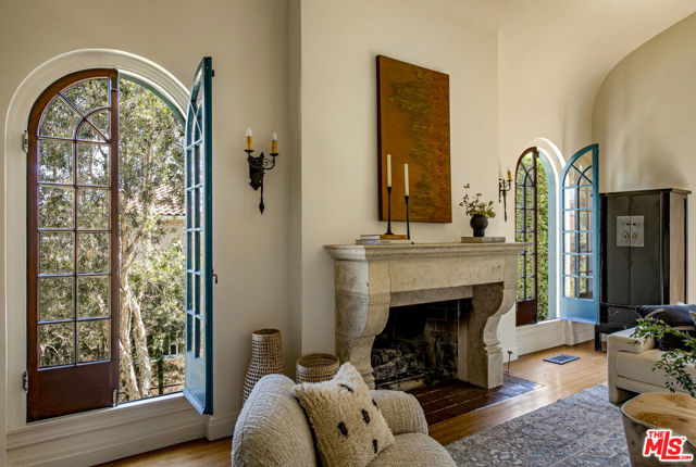 2250 N Berendo Street, Los Angeles CA: https://media.crmls.org/mediaz/bc9dfdb4-24b4-4f79-bb58-44e67ec7bb12.jpg