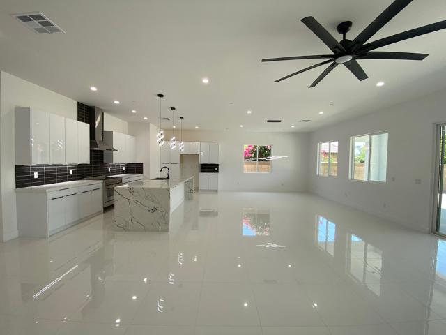 15483 Avenida Atezada, Desert Hot Springs CA: https://media.crmls.org/mediaz/bc9f19c4-0375-440e-8c52-a6f72dd07e5f.jpg