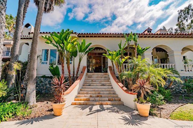 3247 Cerros Redondos, Rancho Santa Fe CA: https://media.crmls.org/mediaz/bc9f5c09-4f38-456e-84a2-638a39c851f8.jpg
