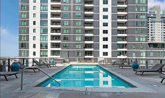 425 W Beech St, San Diego CA: https://media.crmls.org/mediaz/bc9f9e4b-a98f-4f0d-8f03-ec6029a08220.jpg