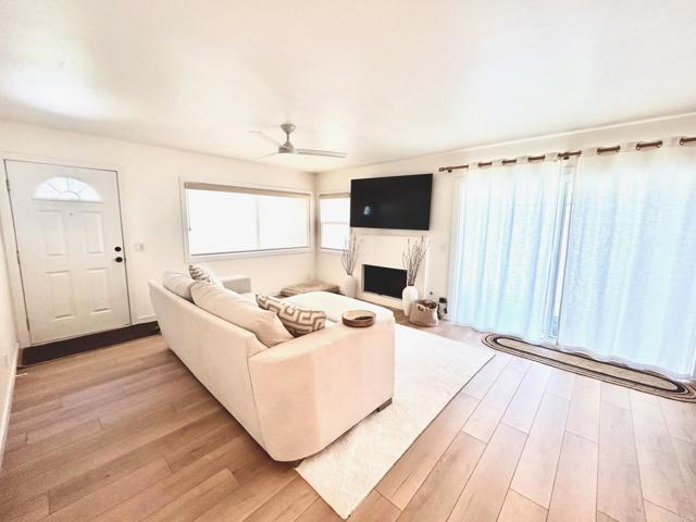 Detail Gallery Image 9 of 12 For 215 Countryhaven Rd, Encinitas,  CA 92024 - 2 Beds | 2 Baths