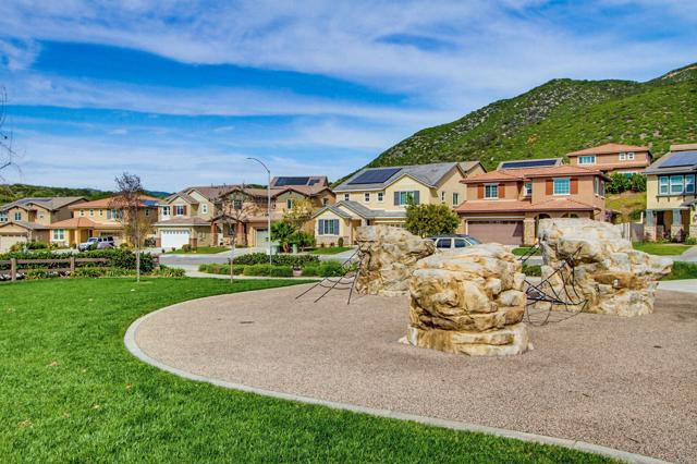 Detail Gallery Image 50 of 64 For 220 Pantaneiro Pl, Fallbrook,  CA 92028 - 3 Beds | 3 Baths