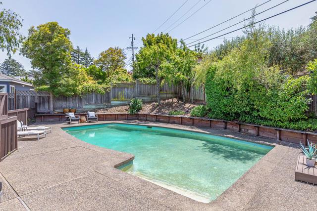 324 Georgetown Avenue, San Mateo CA: https://media.crmls.org/mediaz/bca04256-ef0f-4996-a3a6-9f2c3a269e18.jpg
