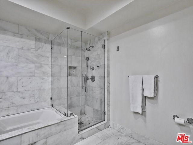 320 S Willaman Drive, Los Angeles CA: https://media.crmls.org/mediaz/bca0da82-c223-4f5e-8082-86ec25caa752.jpg