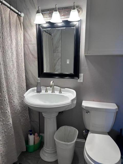 2547 Hazelwood Way, East Palo Alto CA: https://media.crmls.org/mediaz/bca10ddb-e76a-47de-af9a-e447fc77450c.jpg