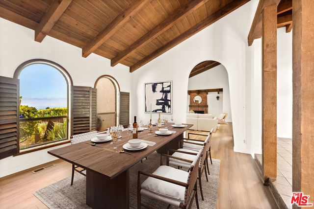 Drew Fenton | 3636 Malibu Country Drive Malibu CA | MLS: 7494351 Drew Fenton | 3636 Malibu Country Drive Malibu CA | MLS: 7494351