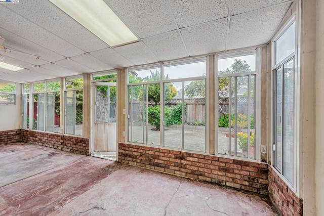 1315 Mersey Ave, San Leandro CA: https://media.crmls.org/mediaz/bca148b0-666e-4894-a2a8-e79994c7af5f.jpg