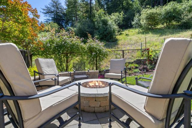 111 Falcon Ridge Road, Scotts Valley CA: https://media.crmls.org/mediaz/bca175b8-c4ba-4e17-92e2-233a9e51c75c.jpg