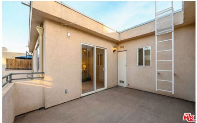 4732 Radford Avenue, Valley Village CA: https://media.crmls.org/mediaz/bca1e969-27be-4abf-baee-dbaaaea503f3.jpg