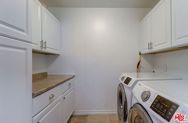 4990 Llano Drive, Woodland Hills CA: https://media.crmls.org/mediaz/bca20802-4d3c-4df9-9381-88f71fcbeea3.jpg
