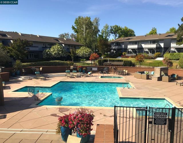 205 Masters Ct, Walnut Creek CA: https://media.crmls.org/mediaz/bca39bdc-1a8d-4de7-9ddc-8b74a428e593.jpg