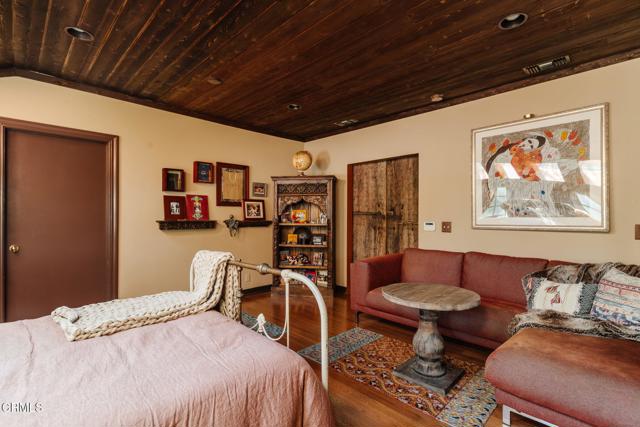 4953 Alta Canyada Road, La Canada Flintridge CA: https://media.crmls.org/mediaz/bca3dbf0-bd8f-4028-8e6f-7f11c1c23d5e.jpg