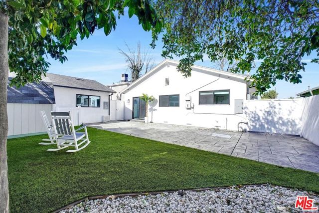14642 Runnymede Street, Van Nuys CA: https://media.crmls.org/mediaz/bca49874-a144-4bae-99f3-1d5f9f4482bd.jpg