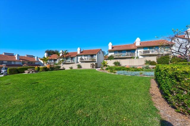 Detail Gallery Image 3 of 29 For 6669 Corte Maria, Carlsbad,  CA 92009 - 2 Beds | 2 Baths