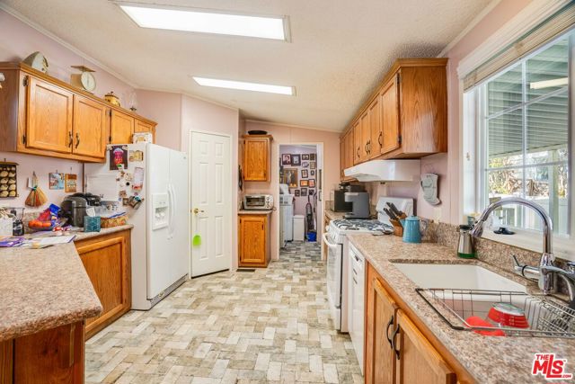 1111 Cherokee, Topanga CA: https://media.crmls.org/mediaz/bca601a8-8211-4ac8-9f4c-eb7217415e5f.jpg