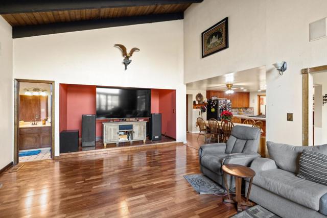 44500 Parkmeadow Drive, Fremont CA: https://media.crmls.org/mediaz/bca603d2-9854-4455-b37e-53ee7cb68e93.jpg