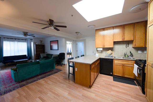 1515 14th Avenue, Oakland CA: https://media.crmls.org/mediaz/bca6c550-a393-4b7f-b398-941927031110.jpg