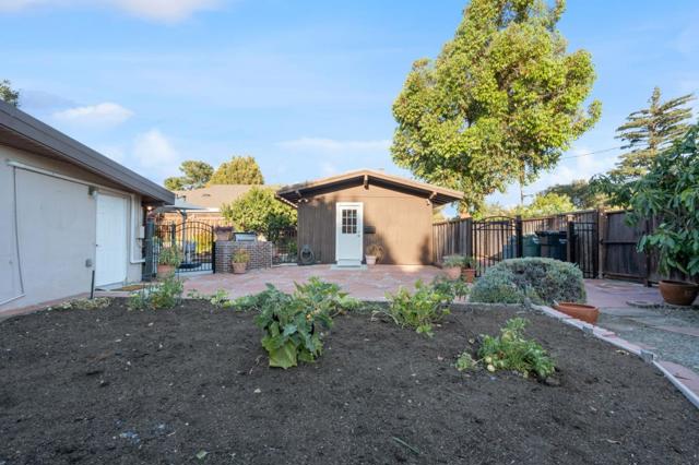 814 Gail Avenue, Sunnyvale CA: https://media.crmls.org/mediaz/bca6de6c-5229-4a43-a586-b45096d38aa0.jpg