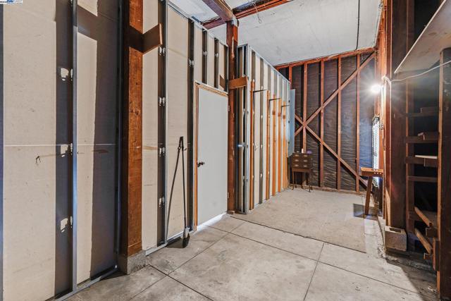 4134 Fulton St, San Francisco CA: https://media.crmls.org/mediaz/bca6dff2-50d1-40a4-a7d6-69d31a139f51.jpg