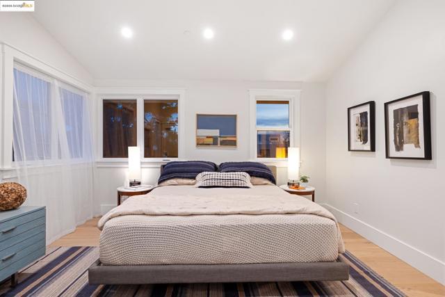 2312 Eighth St, Berkeley CA: https://media.crmls.org/mediaz/bca87e78-b1f5-467d-923f-9a54c652b29e.jpg