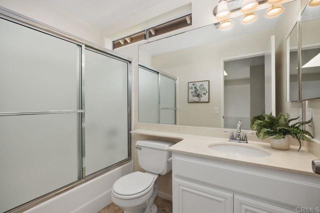 1766 Mount Way, Vista CA: https://media.crmls.org/mediaz/bca88c46-846e-4940-bbc7-7c43f21c7aba.jpg