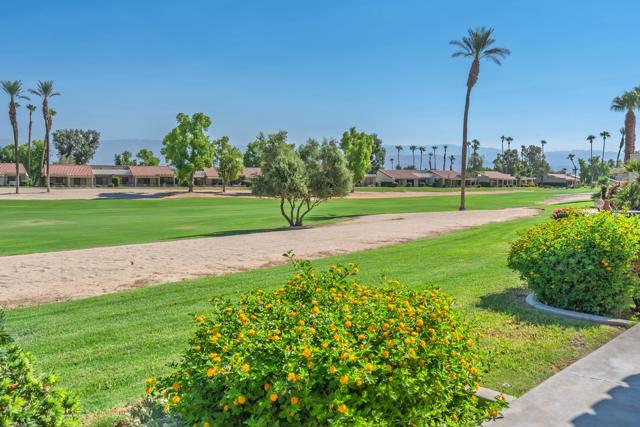 40155 Baltusrol Circle, Palm Desert CA: https://media.crmls.org/mediaz/bca8feff-9915-4952-91b5-b91172b30b55.jpg