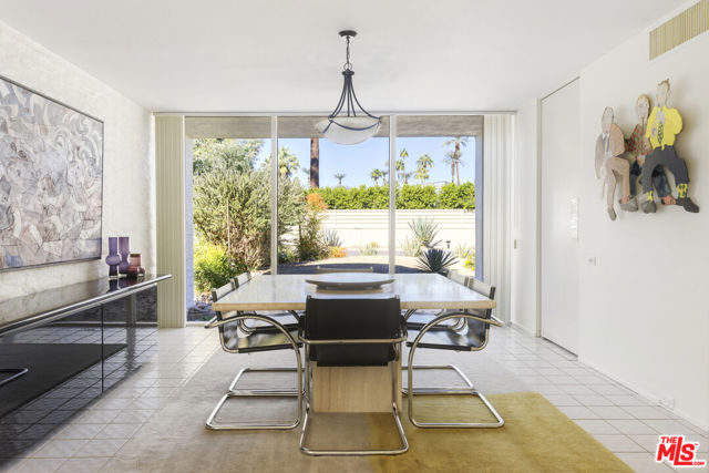 6 Cody Court, Rancho Mirage CA: https://media.crmls.org/mediaz/bca988a6-bfae-4acf-9b41-3198ba584ee2.jpg