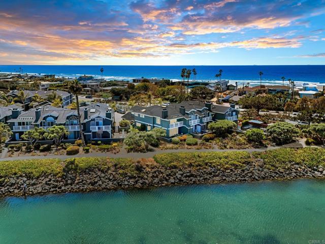 Detail Gallery Image 1 of 1 For 2923 Sandy Pointe #8,  Del Mar,  CA 92014 - 3 Beds | 3 Baths