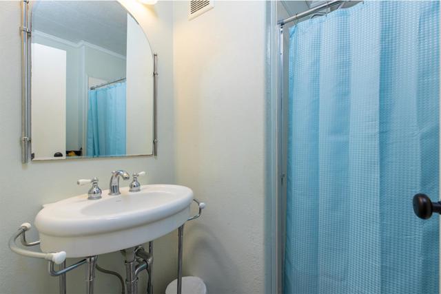2155 Wharf Rd, Capitola CA: https://media.crmls.org/mediaz/bcaad0d3-e79b-4345-859c-b2e2fa5af91a.jpg