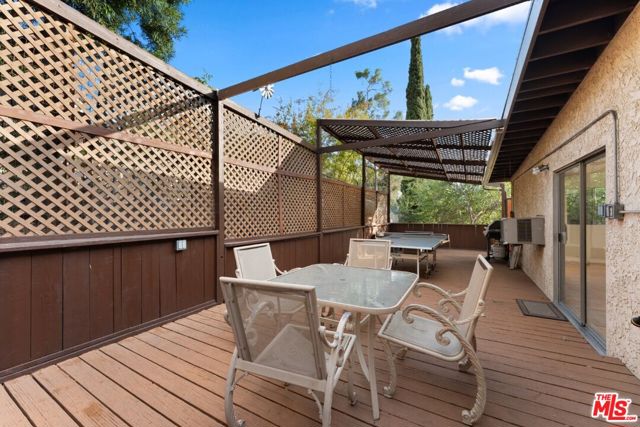 2160 Lake Shore Avenue, Los Angeles CA: https://media.crmls.org/mediaz/bcac9ca2-35ec-4145-a94d-d4448fce3cc2.jpg