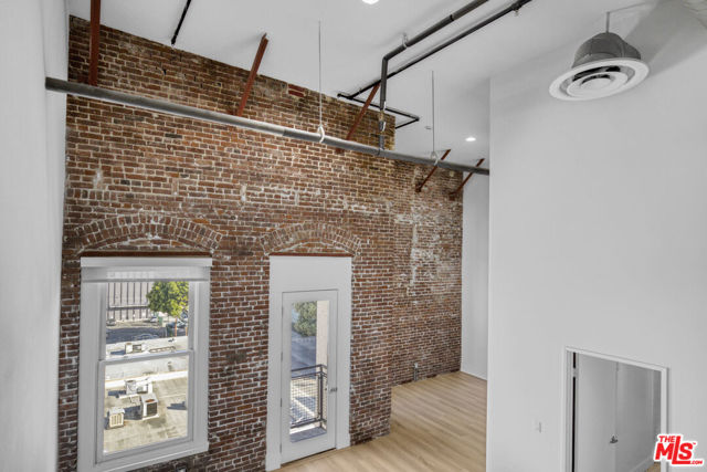 253 S Broadway, Los Angeles CA: https://media.crmls.org/mediaz/bcace0bf-3ece-440b-a691-b7b6f99e4152.jpg