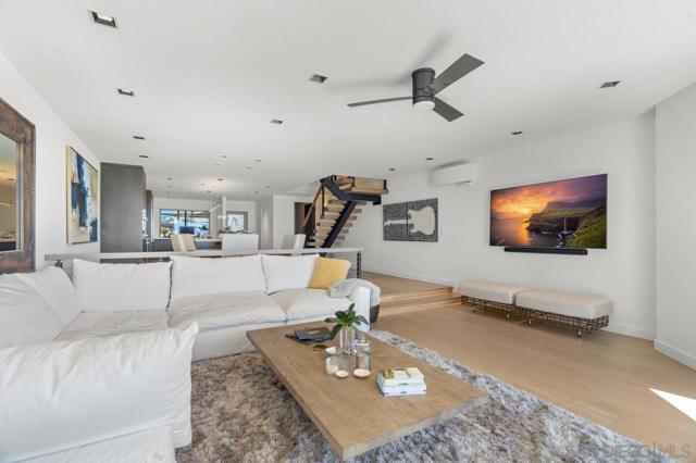 135 S Sierra Ave, Solana Beach CA: https://media.crmls.org/mediaz/bcadb5dc-1fec-42d6-89dd-3e3147a8c17a.jpg