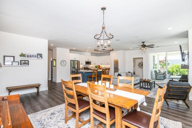 1309 Sunny Heights Road, Fallbrook CA: https://media.crmls.org/mediaz/bcaddc98-e037-4887-b826-efb7eab807f4.jpg