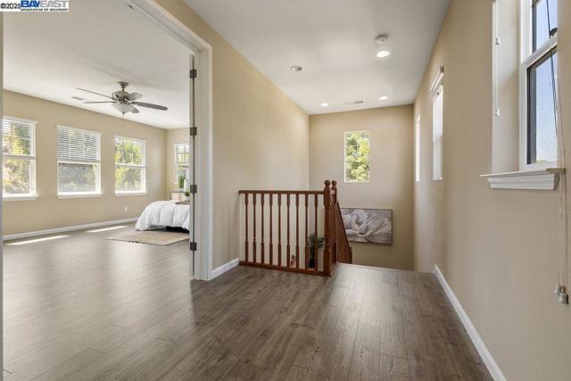 670 W Privado Way, Mountain House CA: https://media.crmls.org/mediaz/bcaf01d7-9896-4686-9bf5-1f6e9c1bd704.jpg
