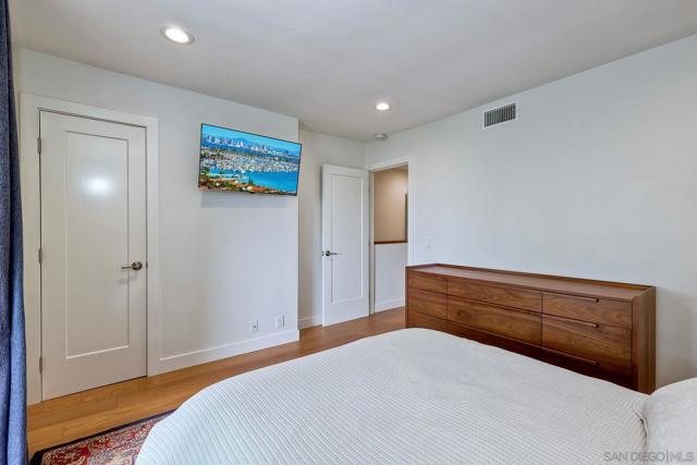 1174 Locust St, San Diego CA: https://media.crmls.org/mediaz/bcaf3fdf-ef7e-4c08-97e9-2f0824141f34.jpg