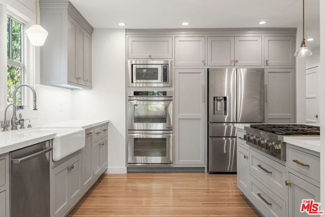 1618 S Durango Avenue, Los Angeles CA: https://media.crmls.org/mediaz/bcafa931-9edd-4b8f-bcbc-db407c57d8b5.jpg