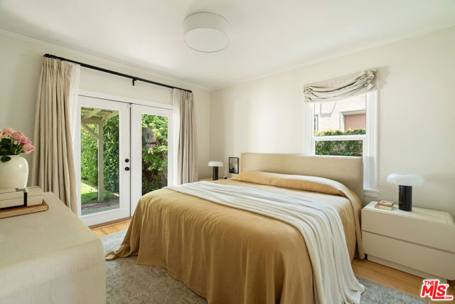 1511 Carmona Avenue, Los Angeles CA: https://media.crmls.org/mediaz/bcaff7b1-0d42-4071-abb8-4401ff94161a.jpg