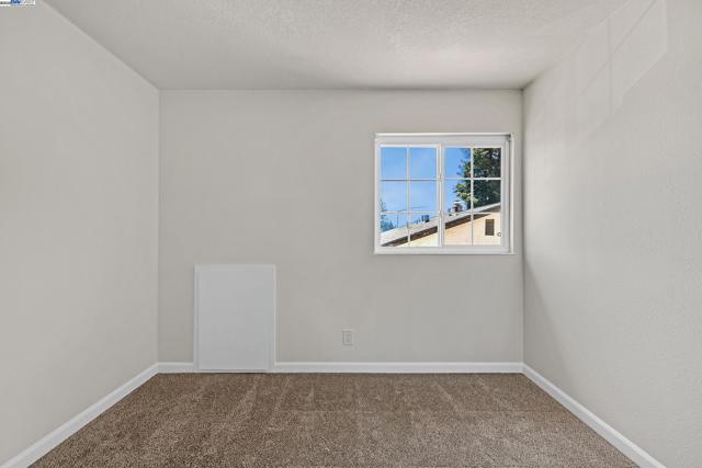 Image 30 of 42 For 45421 Parkmeadow Dr