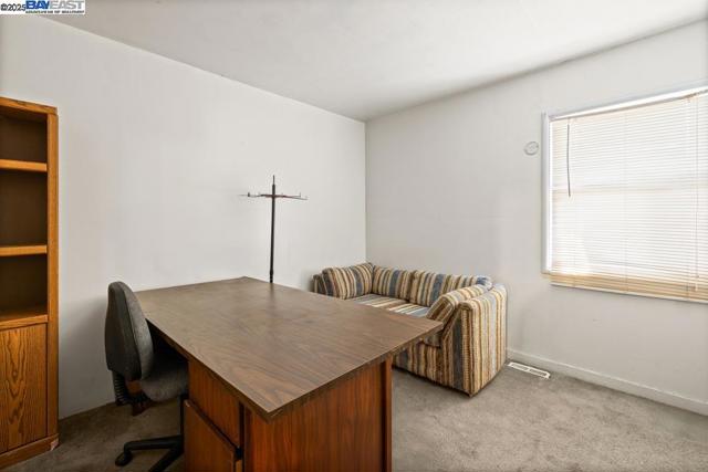 3003 School St, Oakland CA: https://media.crmls.org/mediaz/bcb06448-e04a-4a4a-a130-8db2aaeac0f9.jpg