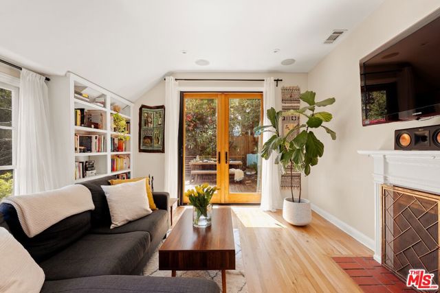 2 Bed Home for Sale in Los Angeles, California