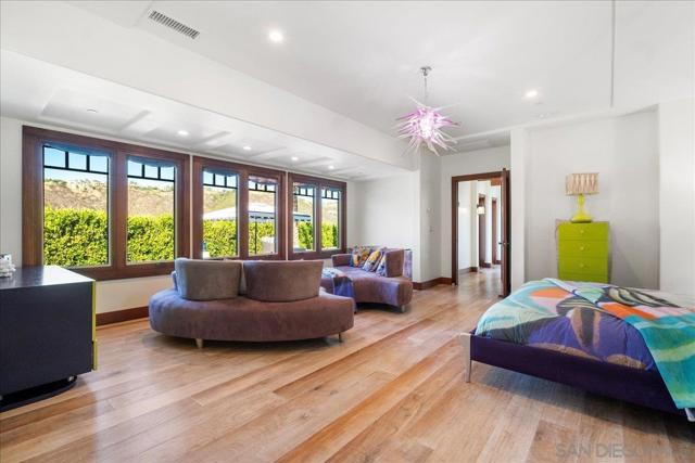 8018 La Milla, Rancho Santa Fe CA: https://media.crmls.org/mediaz/bcb0bb89-eae4-4063-b68e-adcb3d3b9524.jpg
