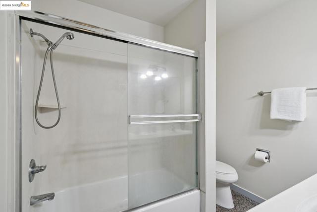 1425 Lakeside DR, Oakland CA: https://media.crmls.org/mediaz/bcb10b5c-f2cf-40ac-b04d-edb43bbc6ac6.jpg