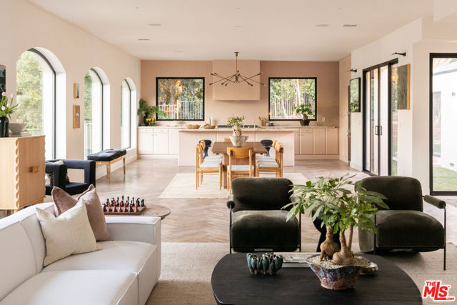 3546 Weslin Avenue, Sherman Oaks CA: https://media.crmls.org/mediaz/bcb1b6b9-5c4f-40b6-9b13-a7f55c23378f.jpg