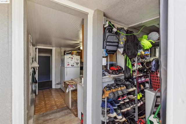 2029 E 22nd St, Oakland CA: https://media.crmls.org/mediaz/bcb218ac-ac50-4009-abff-37b0f93b2d29.jpg