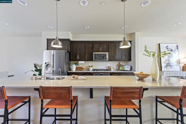 5637 Melodia Cir, Dublin CA: https://media.crmls.org/mediaz/bcb24367-031d-4369-9bac-b4de350d4445.jpg