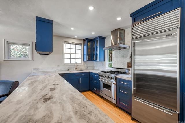 Detail Gallery Image 9 of 42 For 1818 Sunset Blvd, –,  CA 92103 - 2 Beds | 2 Baths