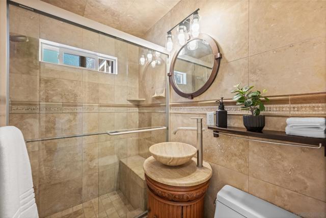 1568 Pacific Beach Dr, San Diego CA: https://media.crmls.org/mediaz/bcb3959a-a9dd-4eef-b2d8-71ece04ef0fd.jpg