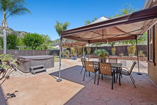 2954 Rangpur Court, Escondido CA: https://media.crmls.org/mediaz/bcb4fce9-1a0f-4a7c-bfac-6f9139065ed1.jpg