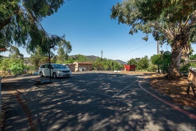 9780 Dunbar Ln Lane, El Cajon CA: https://media.crmls.org/mediaz/bcb5844d-73af-43d3-b475-a04e8d4fe3c3.jpg
